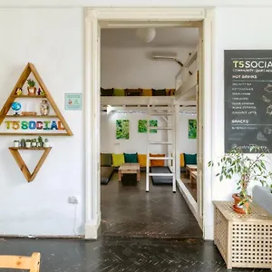  Auberge de jeunesse T5 Social