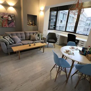Cozy Novotel Studio - Free Minibar - Quiet & Peace Bucarest